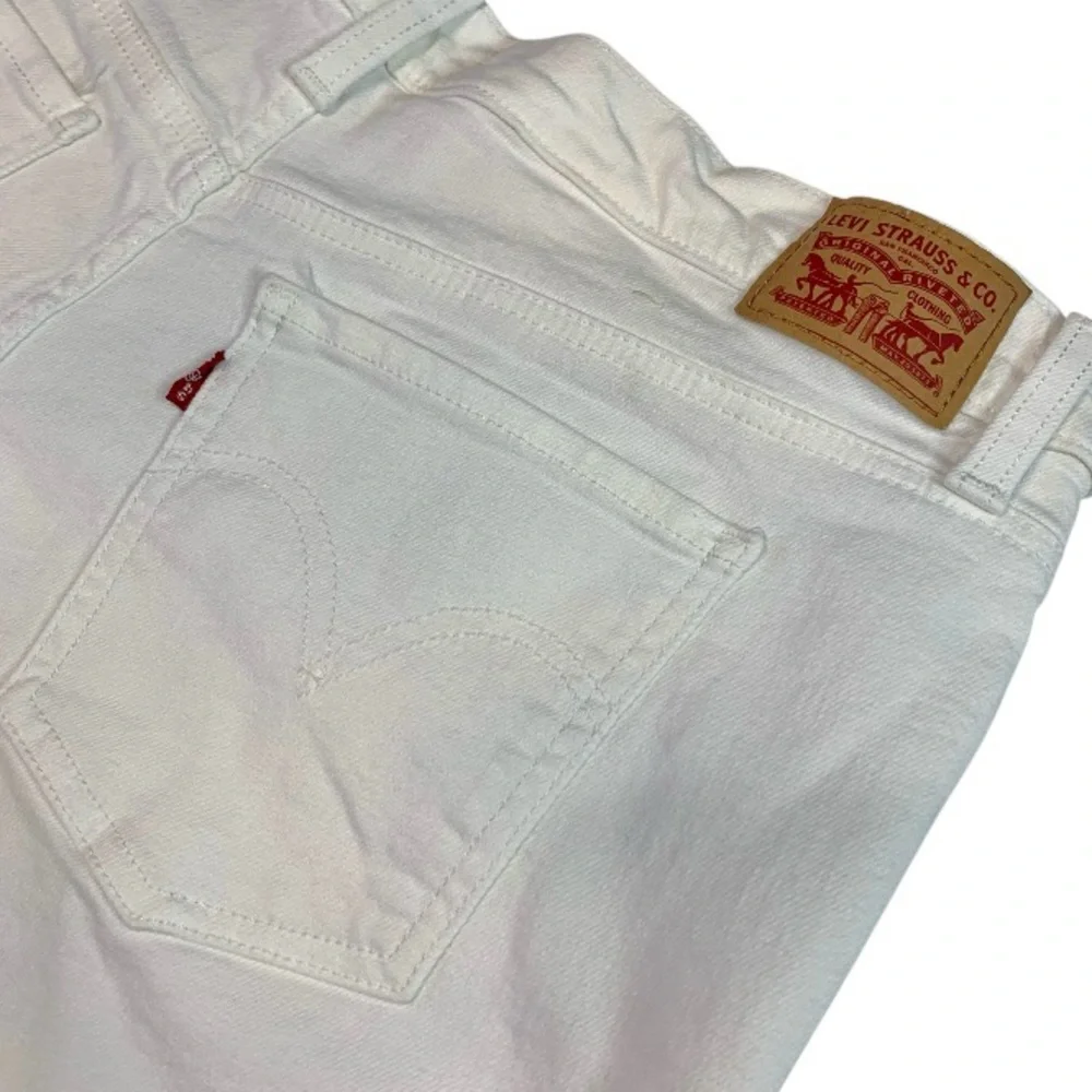 LEVI’S Mid Length Denim Rolled Hem Shorts Sz 33